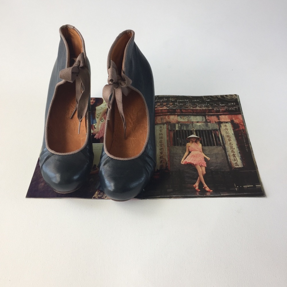 CHIE MIHARA platform pump